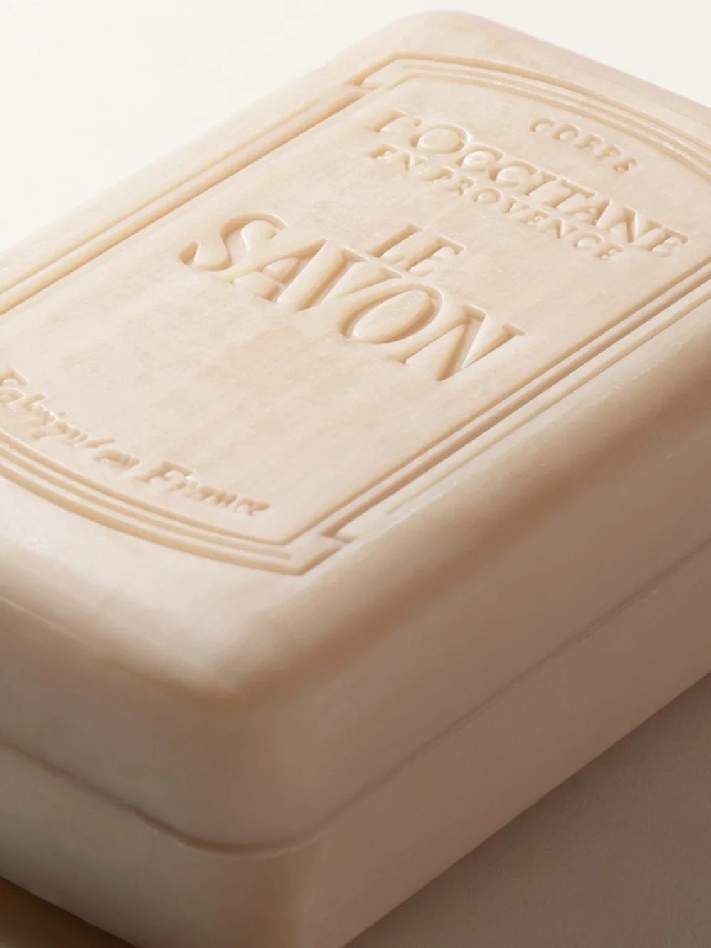 L'OCCITANE Le Savon Karité Extra Rich Body Soap - Cream & Blue